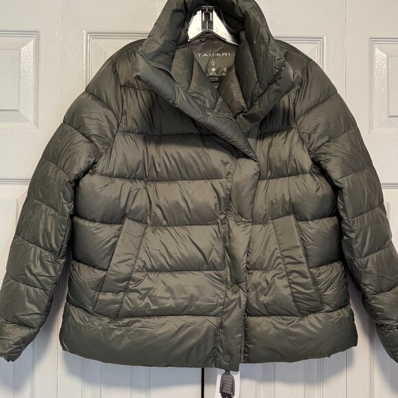 Tahari Ladies' Asymmetrical Puffer Jacket, Green NEW WITH TAGS - Picture 5 of 7
